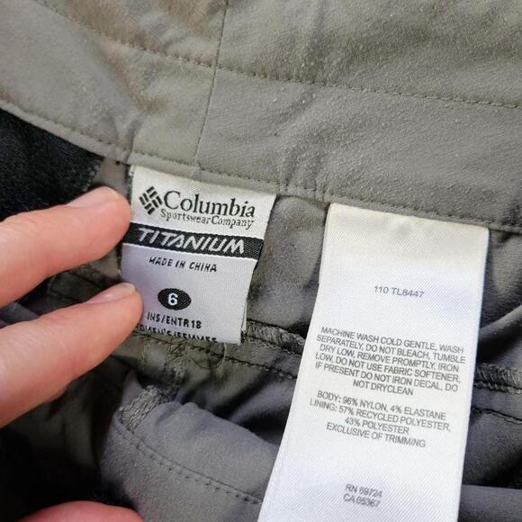 WOMEN’S COLUMBIA TITANIUM CARGO PANTS GORPCORE HIKING UTILITY - Picture 3 of 4